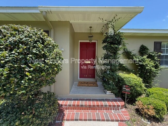Foto del edificio - 1455 Riverbirch Ln