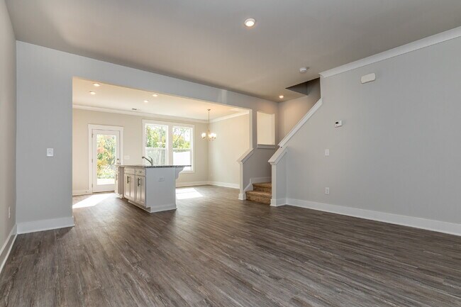 Foto del edificio - Elegant 3 Bedroom 2.5 Bathroom Townhome Near Downtown Greenville $1,850/mo rent