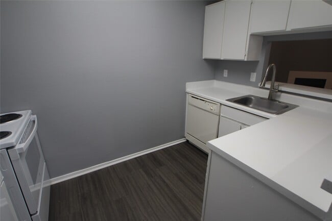 Building Photo - 5423 Farley Dr