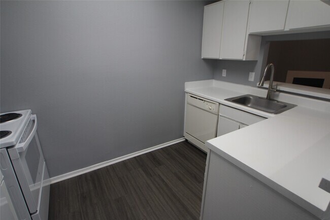 Foto del edificio - 5423 Farley Dr