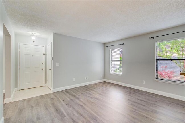 Building Photo - 1603 Huntingdon Chase