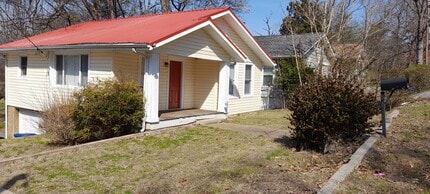 Building Photo - 3207 Easton Ave