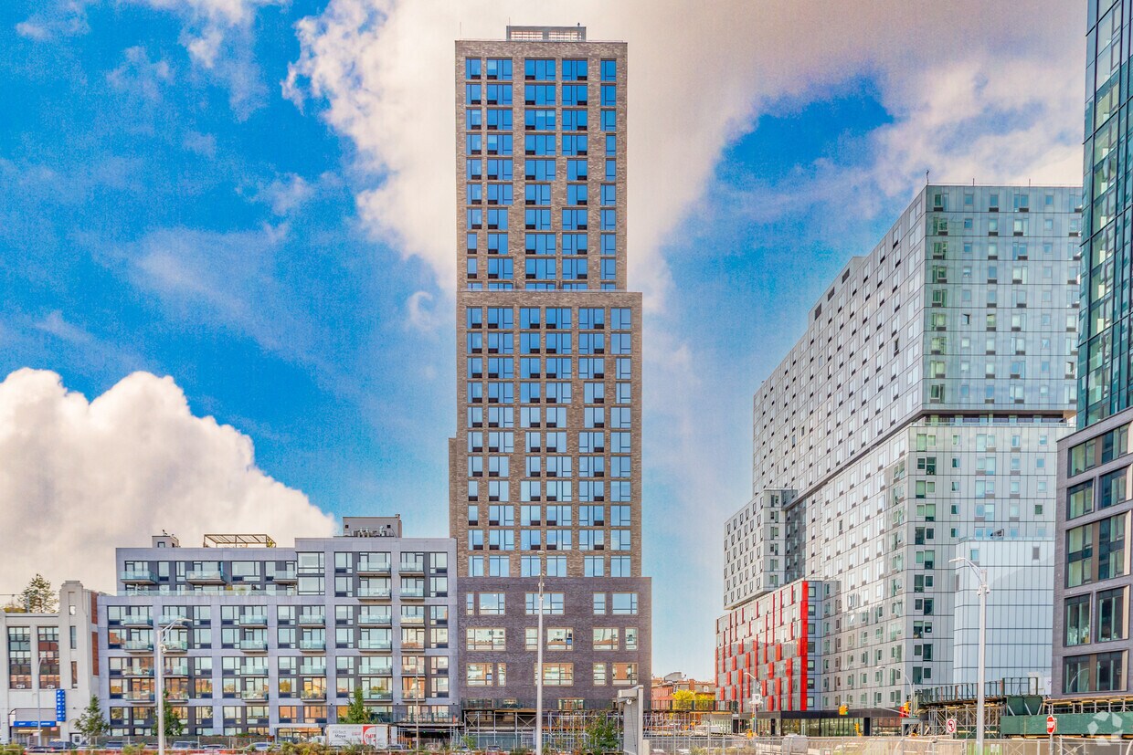 Primary Photo - Plank Road Apartments