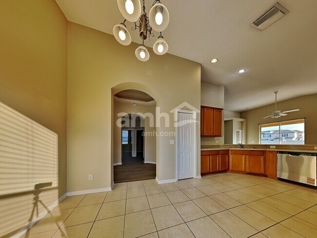 Foto del edificio - 8807 Sandy Plains Dr