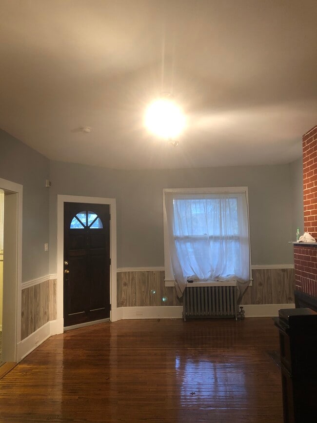 Living room - 64 Eighth St