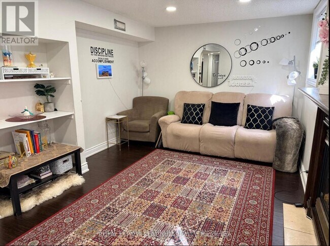 Photo du bâtiment - 1540 Manorbrook Ct