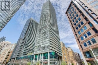 Building Photo - 38 Grenville St