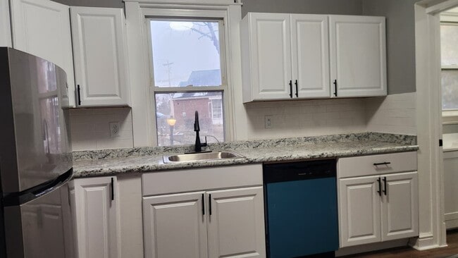 Foto del edificio - 8454 Plainfield Rd