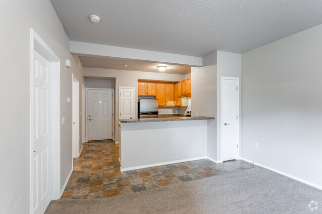 2BR, 1BA - 849 SF - Ashlyn Place