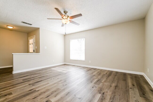 Foto del edificio - 510 Oak Creek Dr