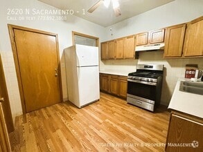 Building Photo - 2620 N Sacramento Ave