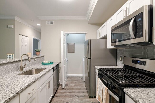 Building Photo - Bishops View Apartments and Townhomes