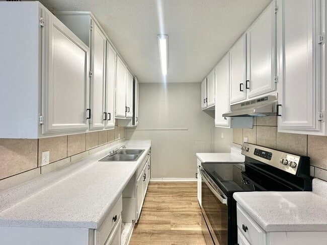 Foto del edificio - Available Now: Affordable Downtown Living!