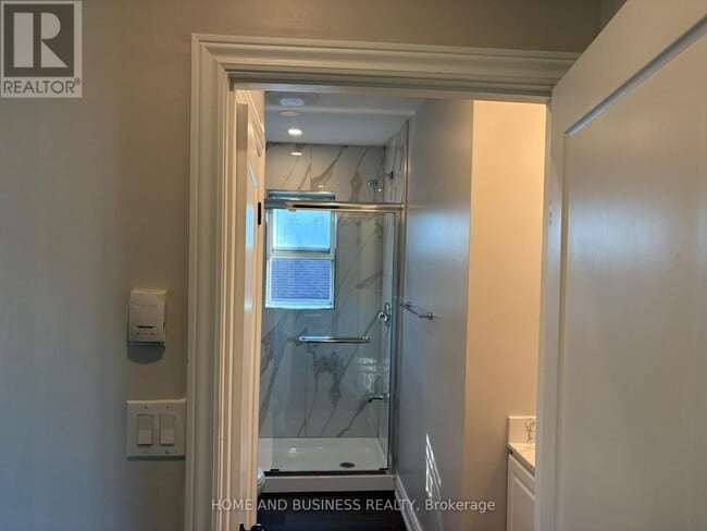 Building Photo - 38 River Dr