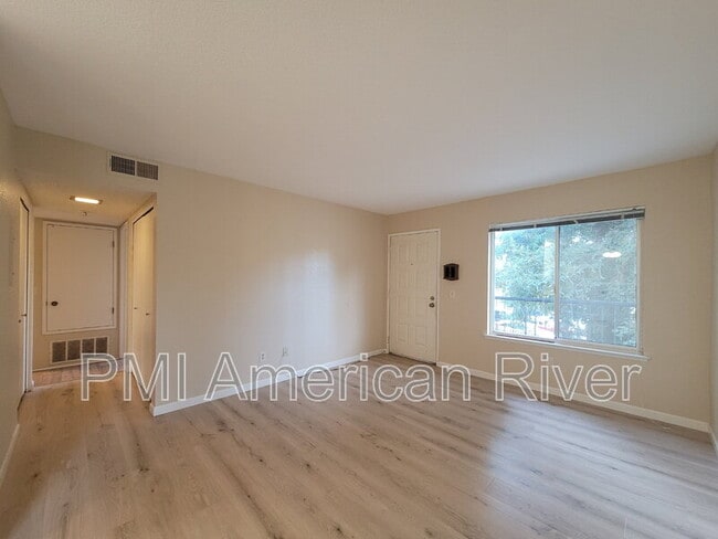 Foto del edificio - 102 Luna Grande Cir