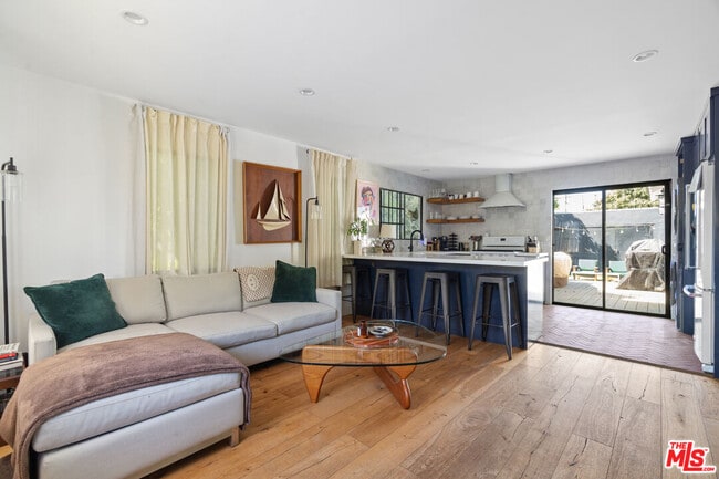 Foto del edificio - 11809 Marshall St