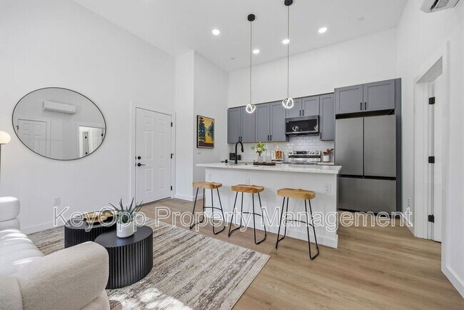 Foto del edificio - 2730 23rd St