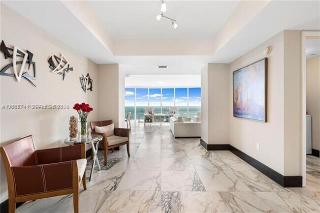Foto del edificio - 17201 Collins Ave