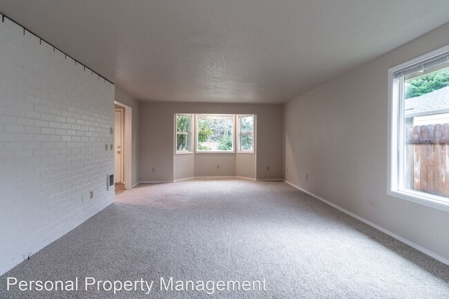 Building Photo - 3 br, 2 bath House - 9606 NE 63rd Street