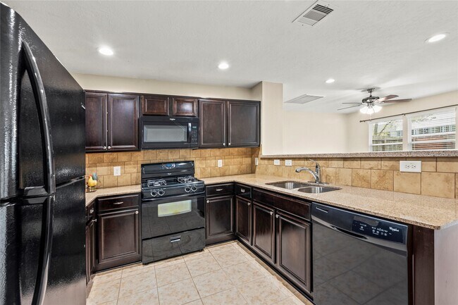 Building Photo - 16131 Sweetwater Fields Ln