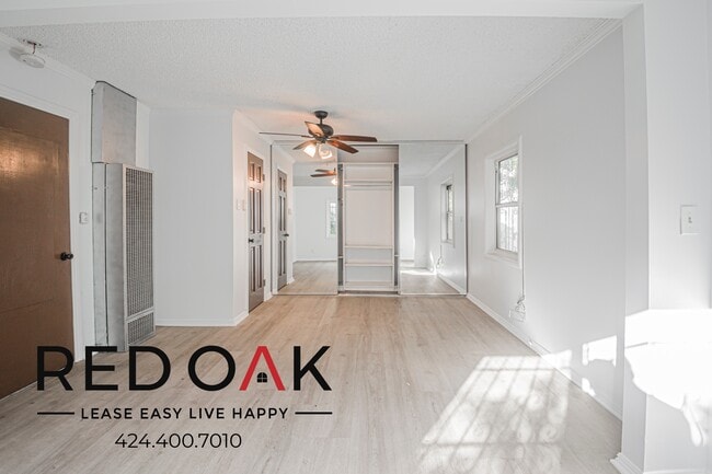 Building Photo - 1309 W 36th Pl