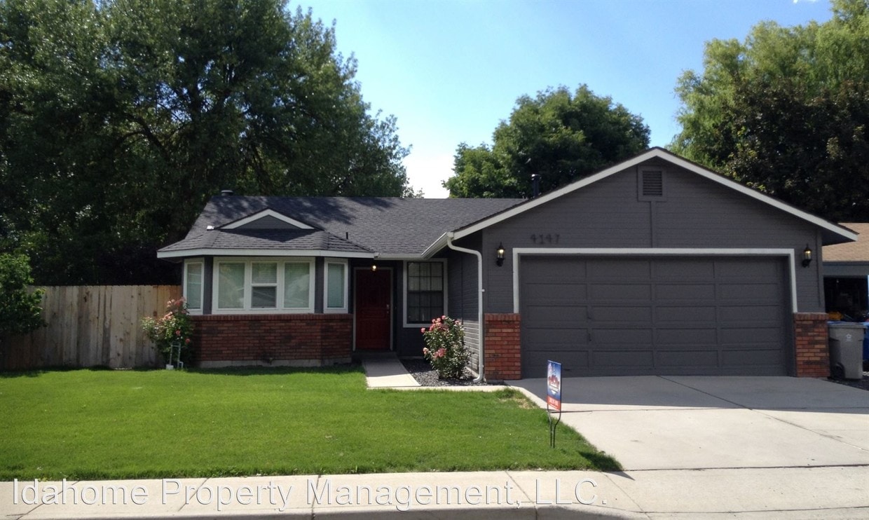 Primary Photo - 4147 N Esten Pl