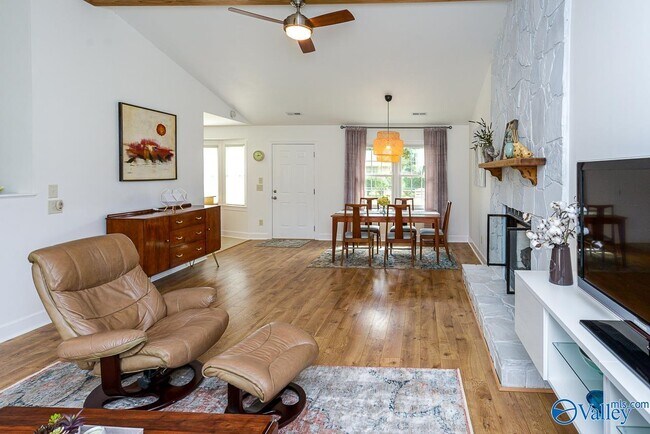 Foto del edificio - 208 S Oxford Cir