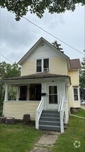 Building Photo - 734 Village St