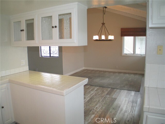 Building Photo - 110 Onyx Ave