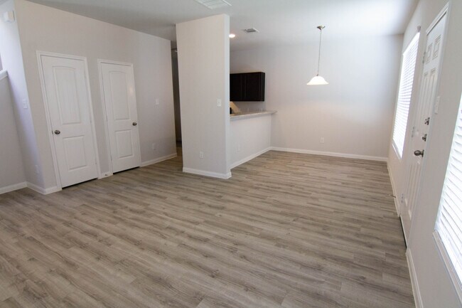 Building Photo - 5426 Tuglow Ravine Trl