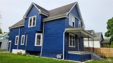 Building Photo - 325 Box Ave