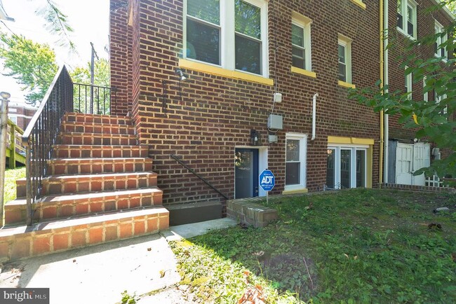 Foto del edificio - 705 Quackenbos St NW