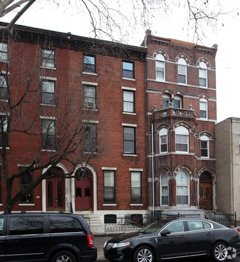 Building Photo - 1321-1323 S Broad St
