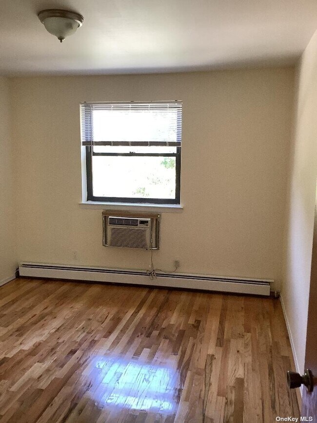 782 153rd Ave Unit F, Howard Beach, NY 11414 Condo for Rent in