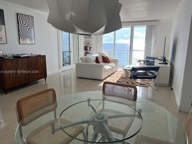 Foto del edificio - 9195 Collins Ave