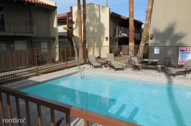 Foto del edificio - 51049 Eisenhower Dr