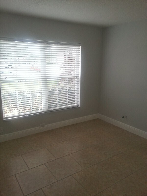 Foto del edificio - 436 Casterton Cir