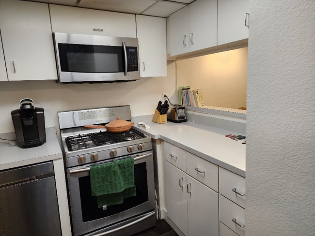 Building Photo - 11630 Chenault St