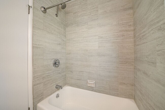 Interior Photo - 7044 Lanewood Ave