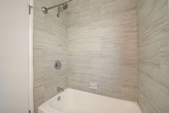 Interior Photo - 7044 Lanewood Ave