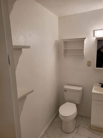 Building Photo - 609 E University Ave