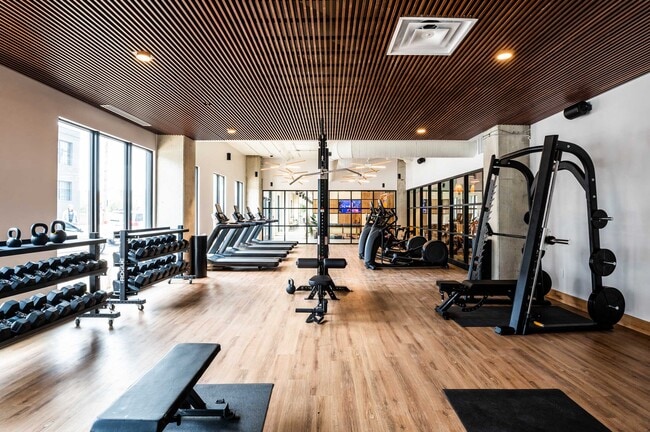 Building Photo - Horizon West