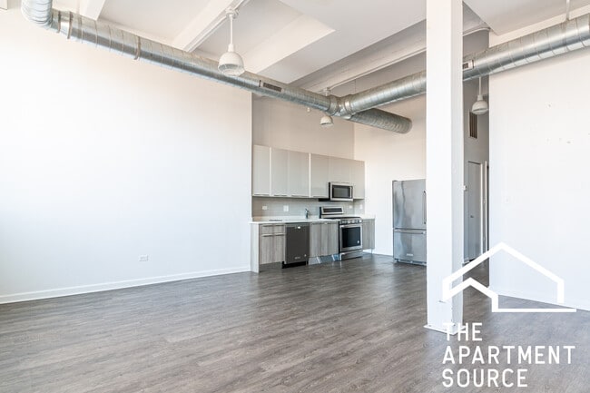 Building Photo - 930 W Dakin St