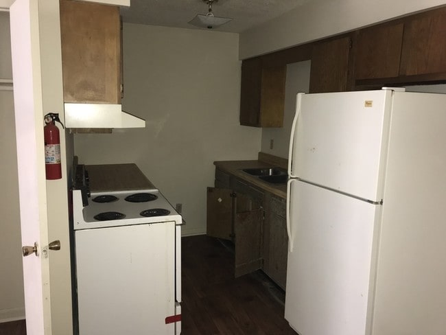 Building Photo - 204 Eveningside Dr