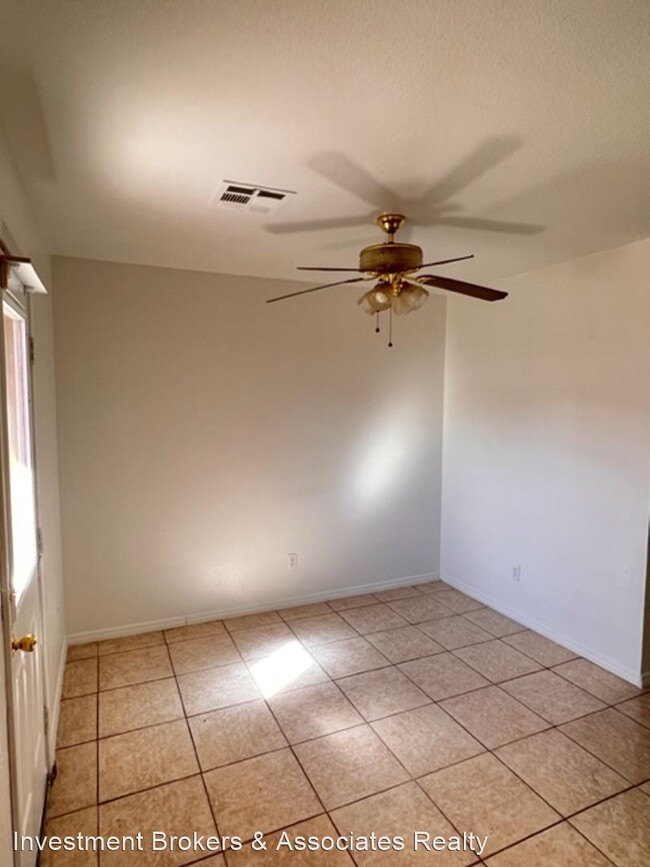Building Photo - 2 br, 2 bath House - 3810 Soda Springs Dr.