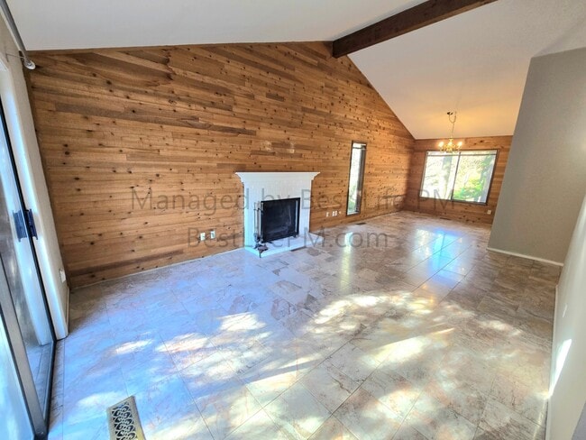 Building Photo - 9 Mountain Cir