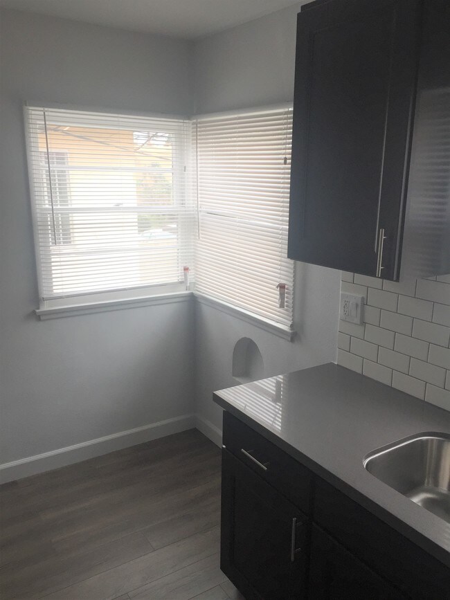 Foto del edificio - 108 N 1st St