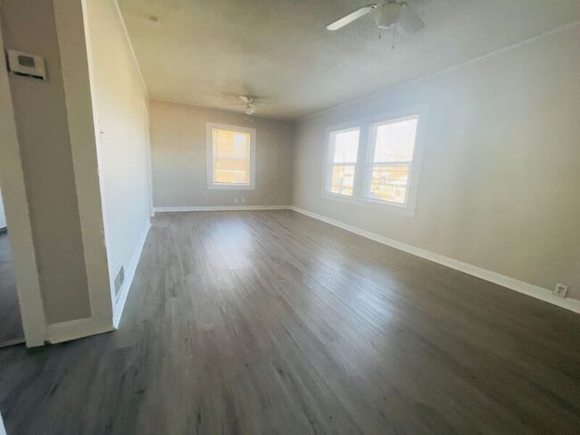 Foto del edificio - 209 S 1st St