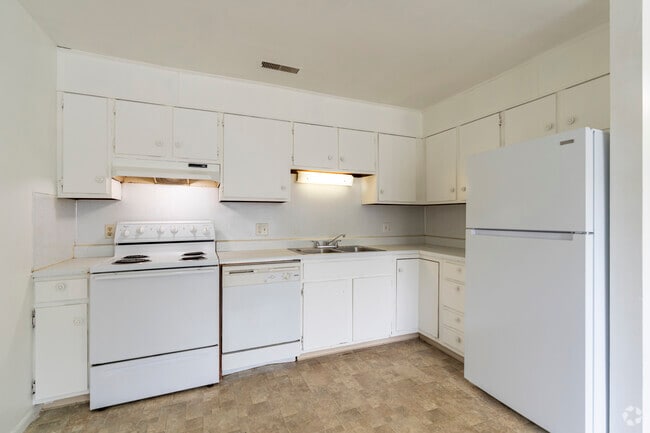 2BR, 1BA - 750SF - #2 - - Country Squire Apartments