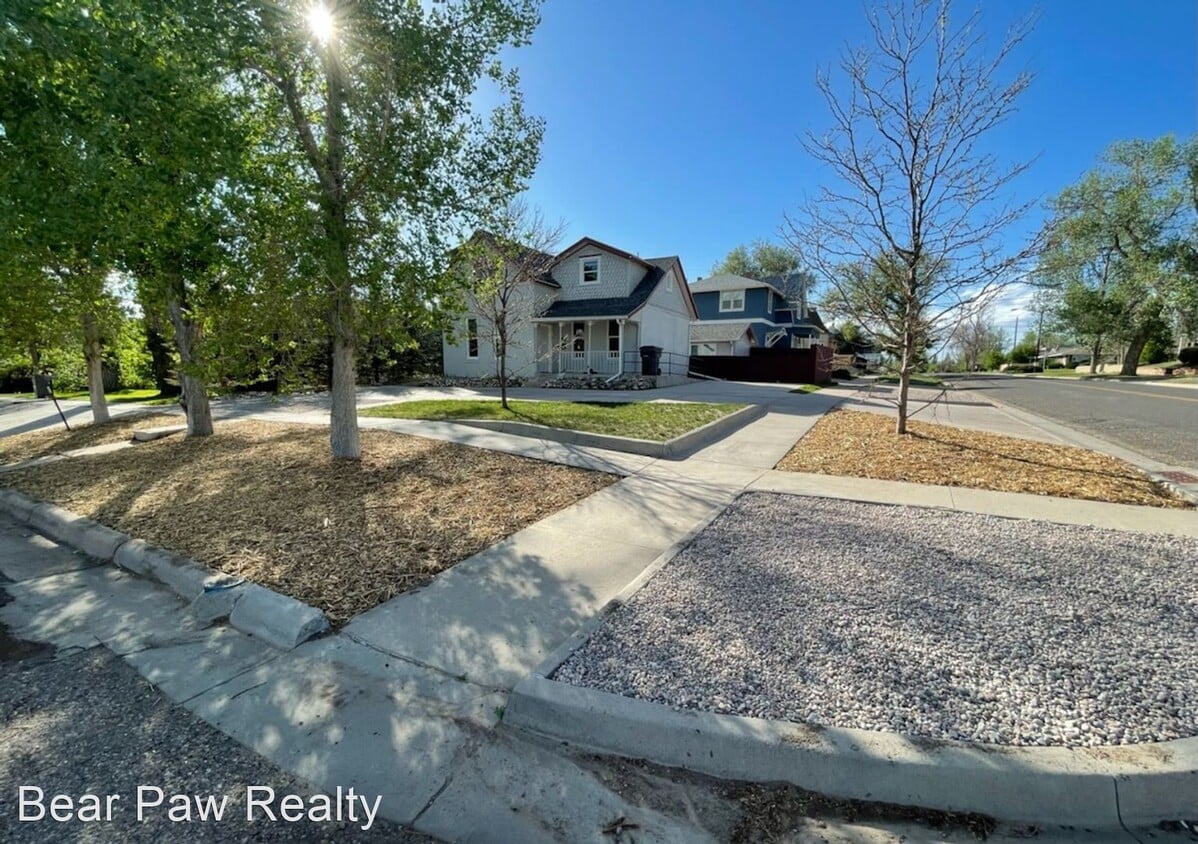 Primary Photo - 4 br, 2 bath House - 322 E 25th ST